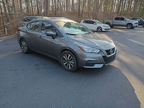 Used 2022 Nissan Versa SV w/ Trunk Package image 8