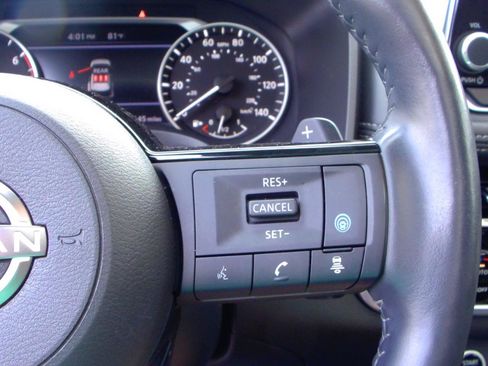 Used 2023 Nissan Rogue SL FWD image 18