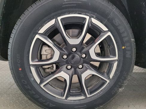 Used 2024 Jeep Compass Trailhawk image 30