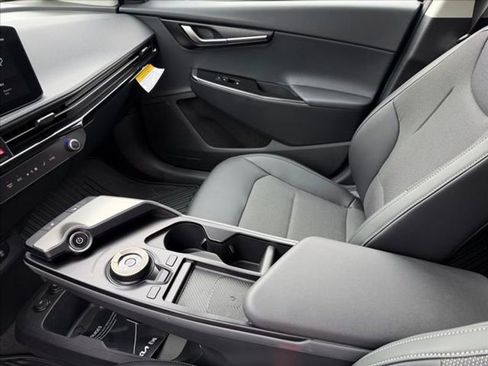 New 2025 Kia EV6 Light w/ Light LR Technology Package image 13