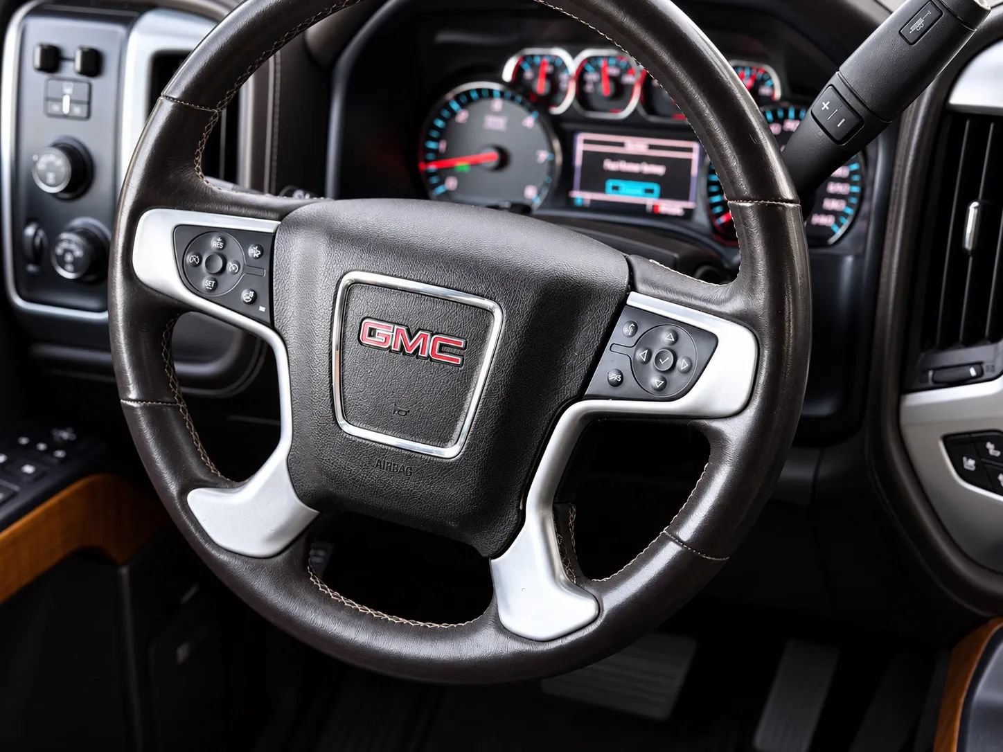 Used 2018 GMC Sierra 1500 SLT w/ SLT Premium Package AWD/4WD image 22