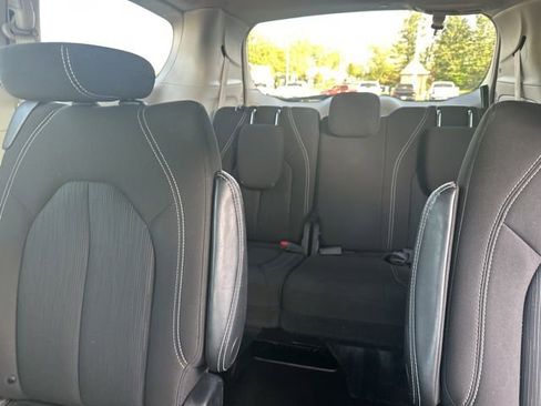 Used 2023 Chrysler Voyager LX FWD image 17