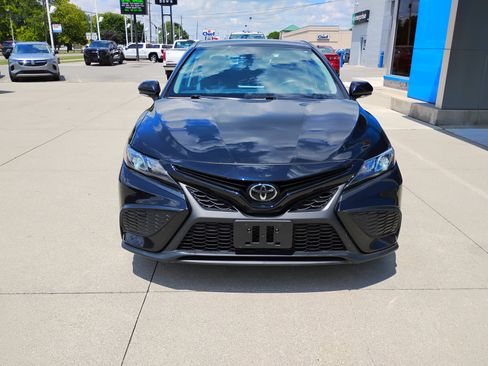 Used 2024 Toyota Camry SE FWD image 2