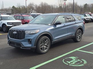 New 2026 Ford Explorer ST-Line w/ ST-Line Street Pack video 2