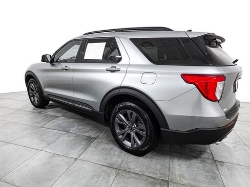 Used 2024 Ford Explorer XLT w/ Equipment Group 202A AWD/4WD image 4