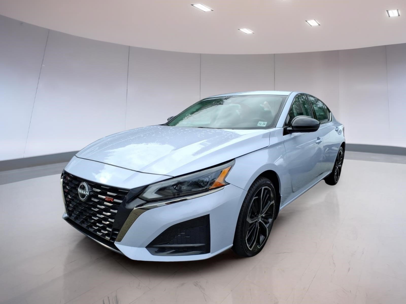Used 2024 Nissan Altima 2.5 SR AWD/4WD image 2