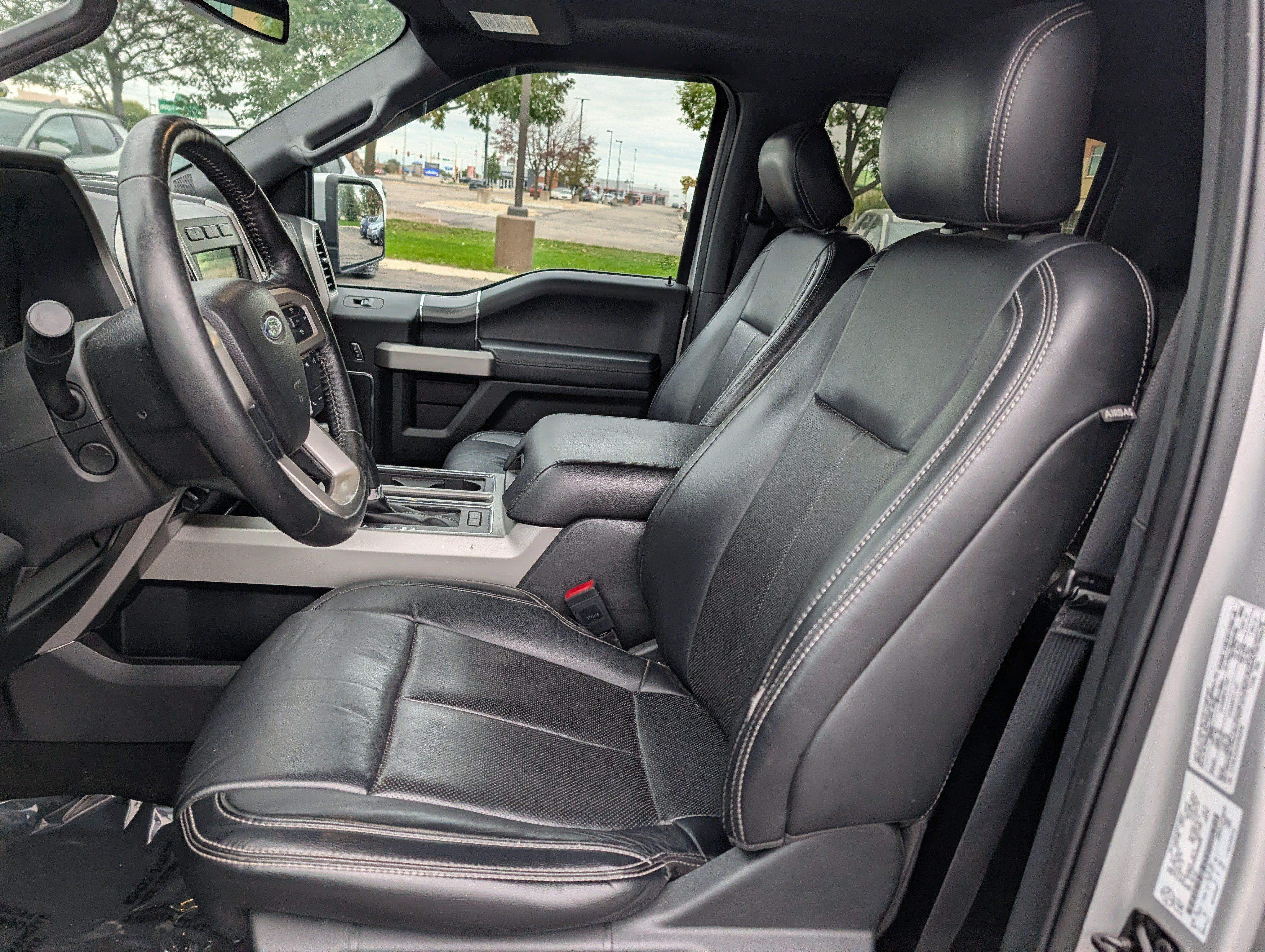 Used 2019 Ford F150 Lariat w/ Equipment Group 502A Luxury AWD/4WD image 10