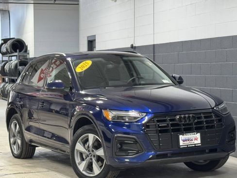 Used 2025 Audi Q5 2.0T Premium image 2