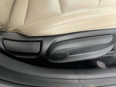 Used 2019 Hyundai Elantra Limited w/ Ultimate Package 02 FWD image 34