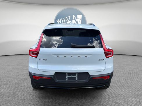 Used 2023 Volvo XC40 B5 Plus w/ Climate Package AWD/4WD image 5