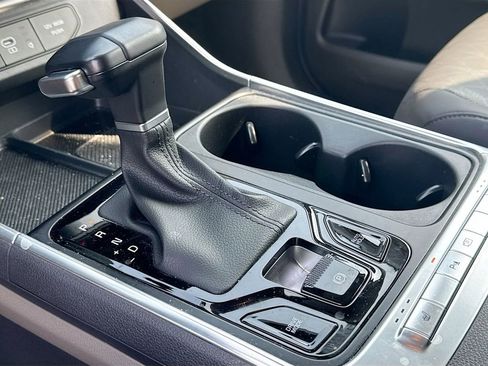Certified 2026 Kia Carnival EX FWD image 20