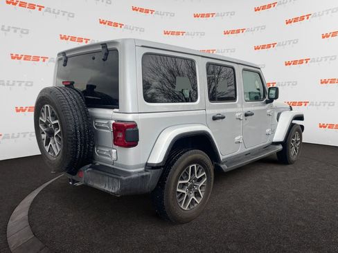Used 2024 Jeep Wrangler Unlimited Sahara AWD/4WD image 5