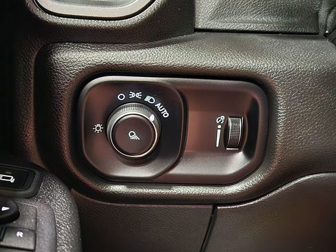 Used 2024 RAM 2500 Tradesman w/ Chrome Appearance Group image 42