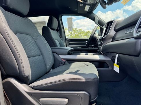 New 2026 RAM 1500 4x4 Crew Cab image 11
