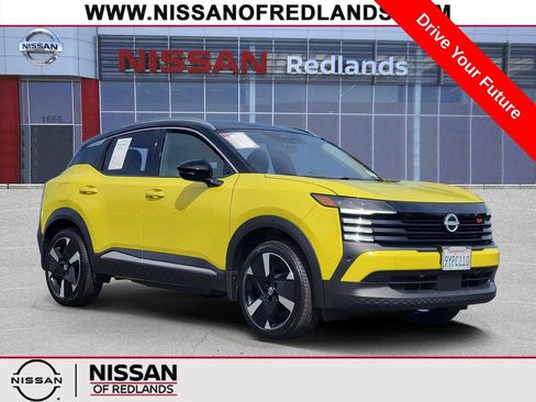 Used 2025 Nissan Kicks SR AWD/4WD image 1