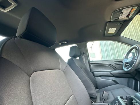 Used 2023 Chevrolet Colorado W/T RWD image 16