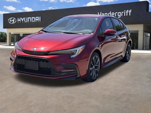 Used 2026 Toyota Corolla SE image 4