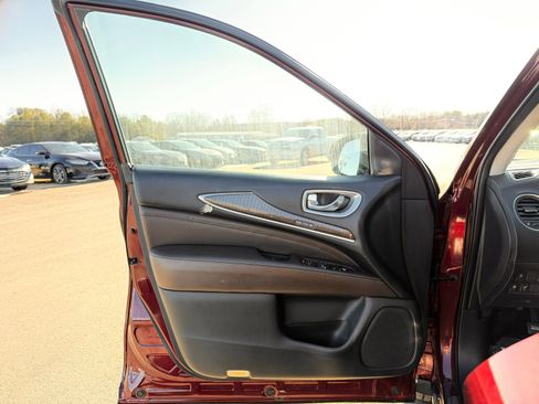 Used 2019 INFINITI QX60 Luxe w/ Essential Package image 13