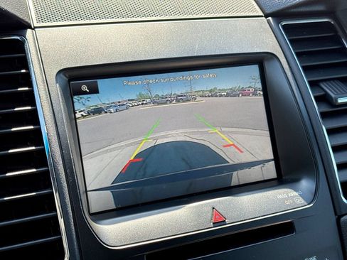 Used 2015 Ford Taurus SEL w/ Equipment Group 201A FWD image 32
