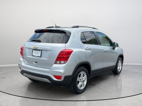 Certified 2022 Chevrolet Trax LT w/ LT Convenience Package FWD image 7