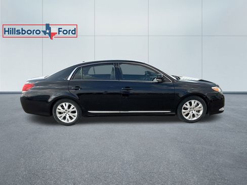 Used 2011 Toyota Avalon Limited image 5