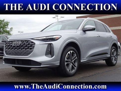 Certified 2025 Audi Q5 Premium Plus AWD/4WD image 1