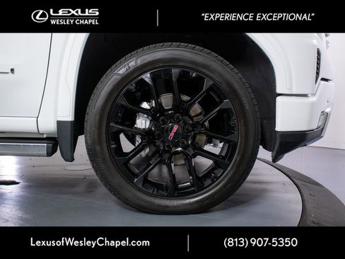 Used 2024 GMC Sierra 1500 Denali AWD/4WD image 5