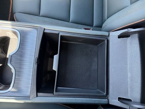 Used 2025 GMC Acadia AT4 w/ Super Cruise Package image 24