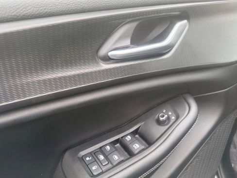 Used 2023 Jeep Grand Cherokee Altitude image 18