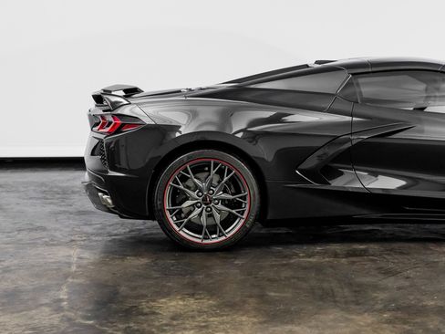 Used 2024 Chevrolet Corvette Stingray Premium Conv w/ Z51 Performance Package image 29