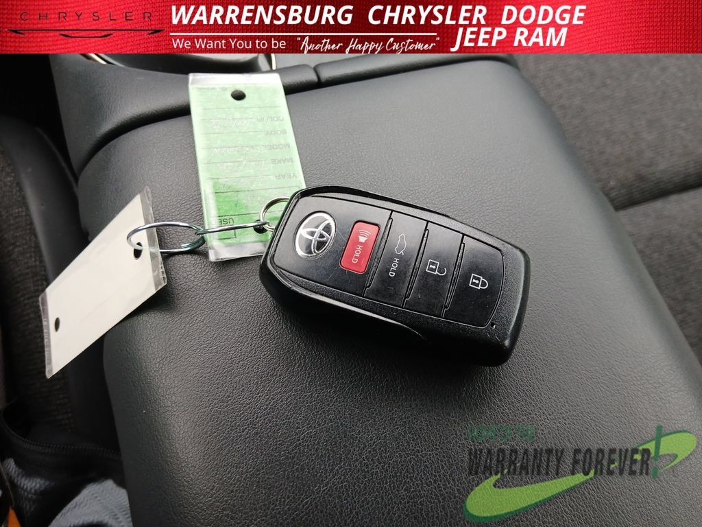 Used 2024 Toyota Crown AWD/4WD image 35