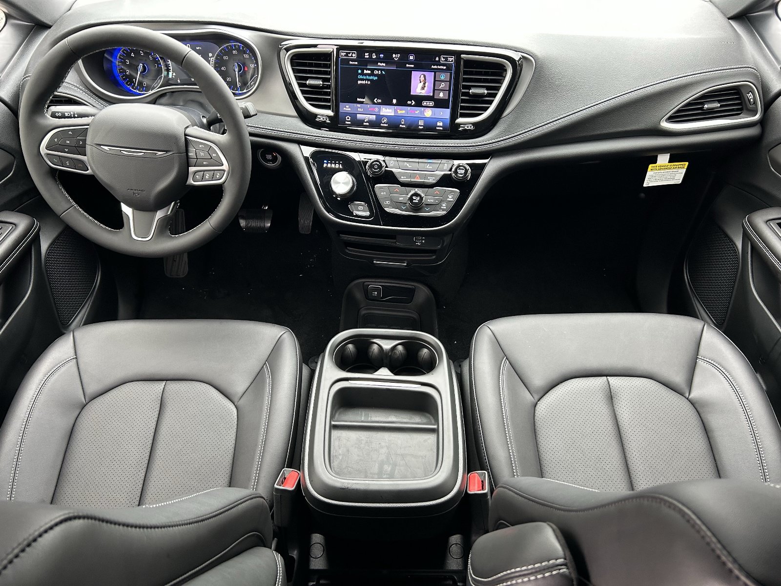 New 2027 Chrysler Pacifica Select FWD image 12