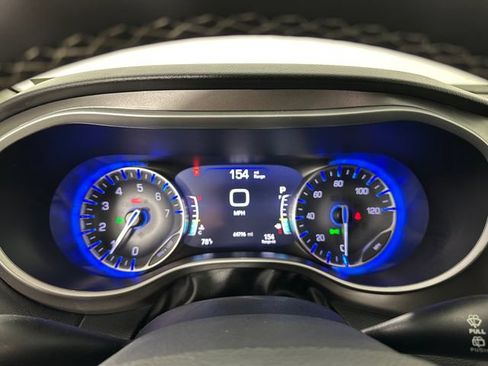 Certified 2024 Chrysler Pacifica Touring-L FWD image 24
