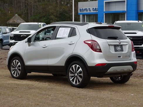 Used 2022 Buick Encore Preferred w/ Safety Package II image 4