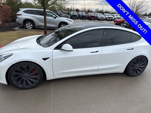 Used 2021 Tesla Model 3 Performance image 2