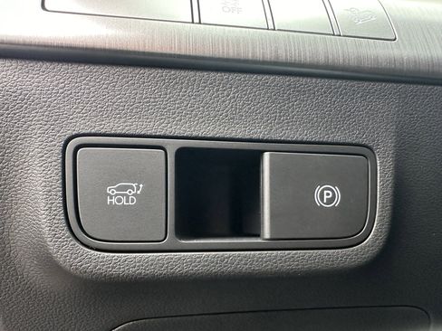 Used 2025 Hyundai Kona Limited image 35