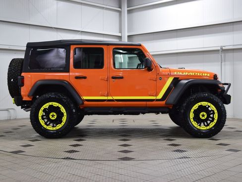 Used 2025 Jeep Wrangler Sport image 8