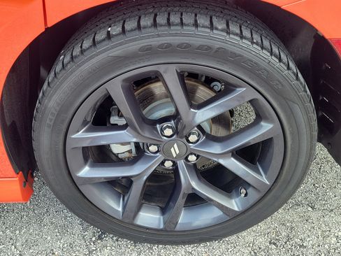 Used 2023 Dodge Charger R/T w/ Plus Group RWD image 8