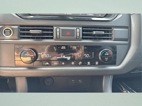 Used 2024 Nissan Pathfinder S AWD/4WD image 16