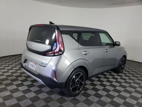 Used 2023 Kia Soul EX image 4