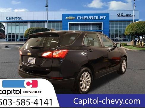 Used 2020 Chevrolet Equinox LS AWD/4WD image 2