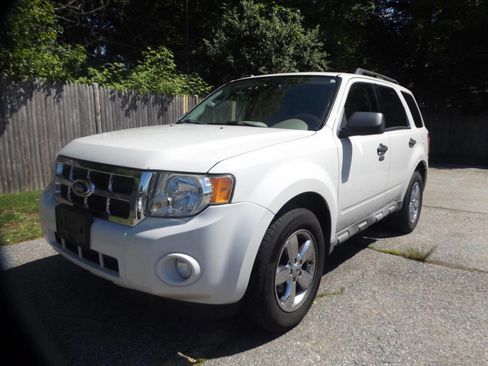 Used 2009 Ford Escape XLT FWD image 1