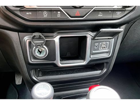 Certified 2022 Jeep Wrangler Unlimited Sport AWD/4WD image 27