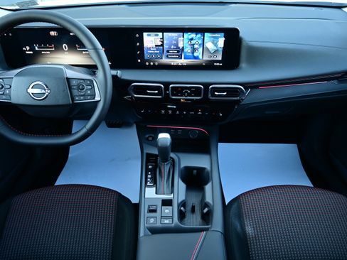 New 2026 Nissan Sentra SR FWD image 14