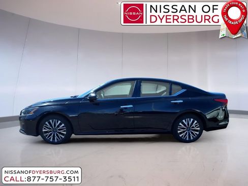Used 2025 Nissan Altima 2.5 SV FWD image 6