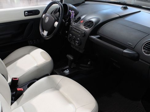 Used 2007 Volkswagen Beetle Triple White Edition FWD image 10