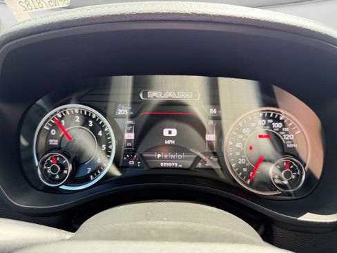 Used 2023 RAM 1500 Laramie AWD/4WD image 14