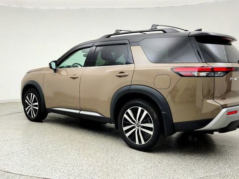 Used 2024 Nissan Pathfinder Platinum w/ Cargo Package AWD/4WD image 7