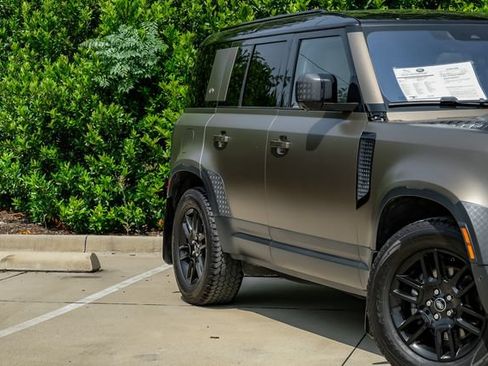 Used 2021 Land Rover Defender 110 S AWD/4WD image 7