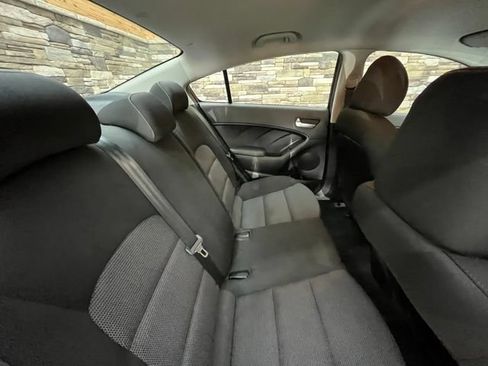 Used 2017 Kia Forte LX FWD image 31